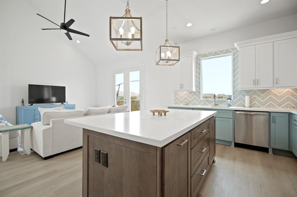 22823 Cuadro Street, Galveston, Texas image 23