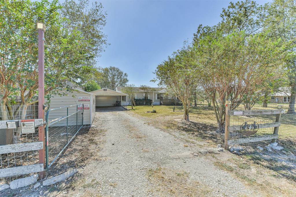 38931 Addie Gee Road, Hempstead, Texas image 2