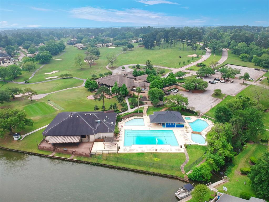 111 Capetown Way, Conroe, Texas image 8