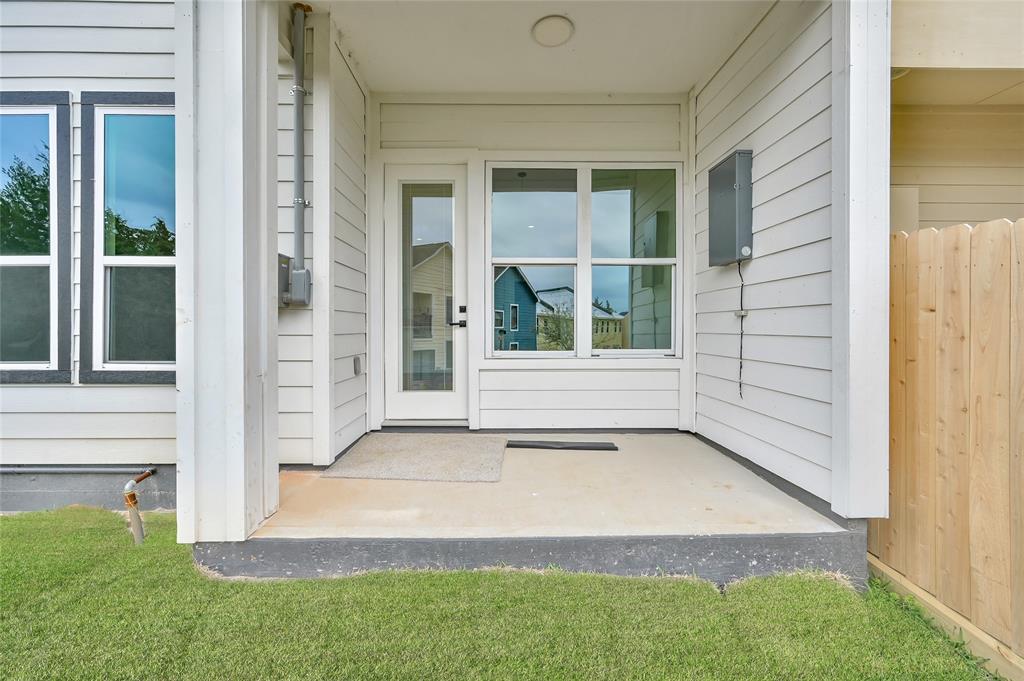 111 Capetown Way, Conroe, Texas image 35