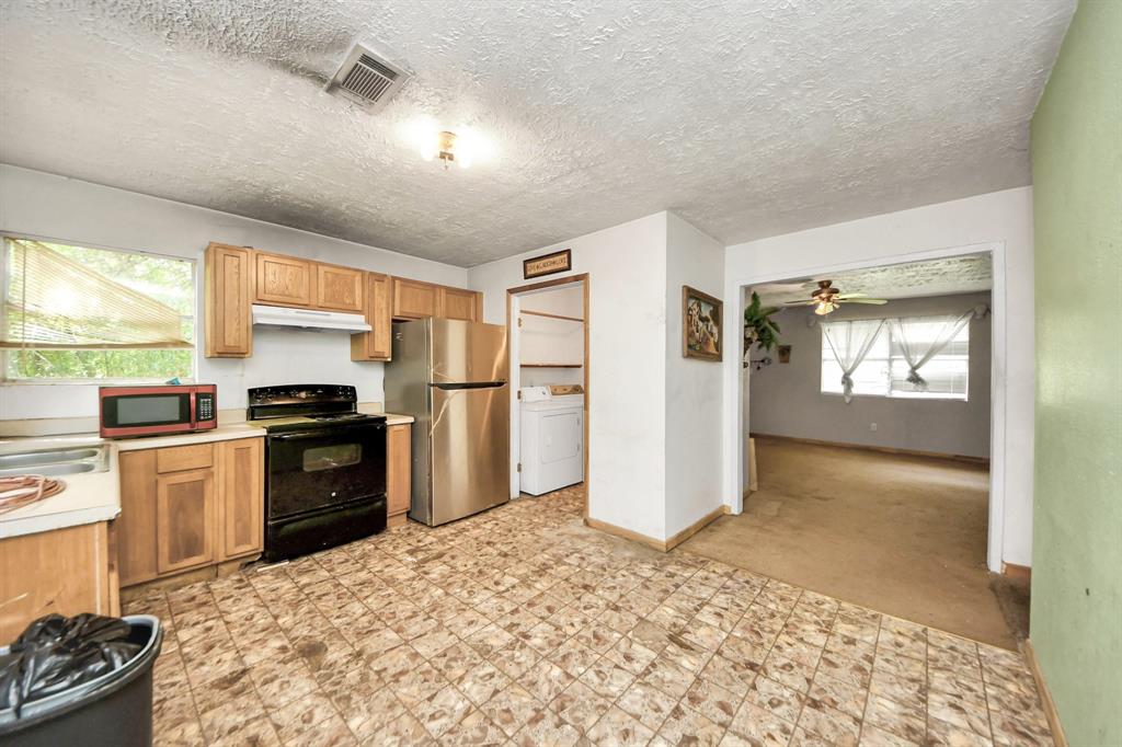 135 & 137 County 3431 Road, Cleveland, Texas image 10