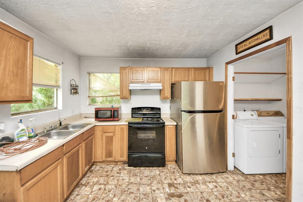 135 & 137 County 3431 Road, Cleveland, Texas image 11