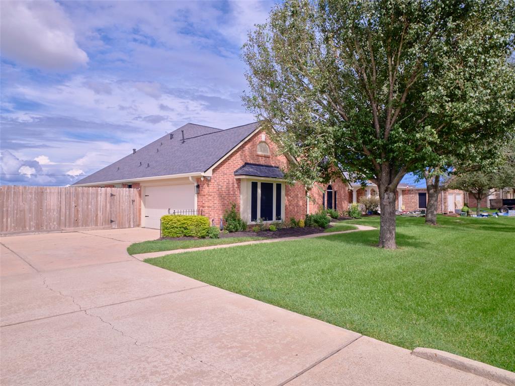 9511 Highland Pointe Drive, Needville, Texas image 4