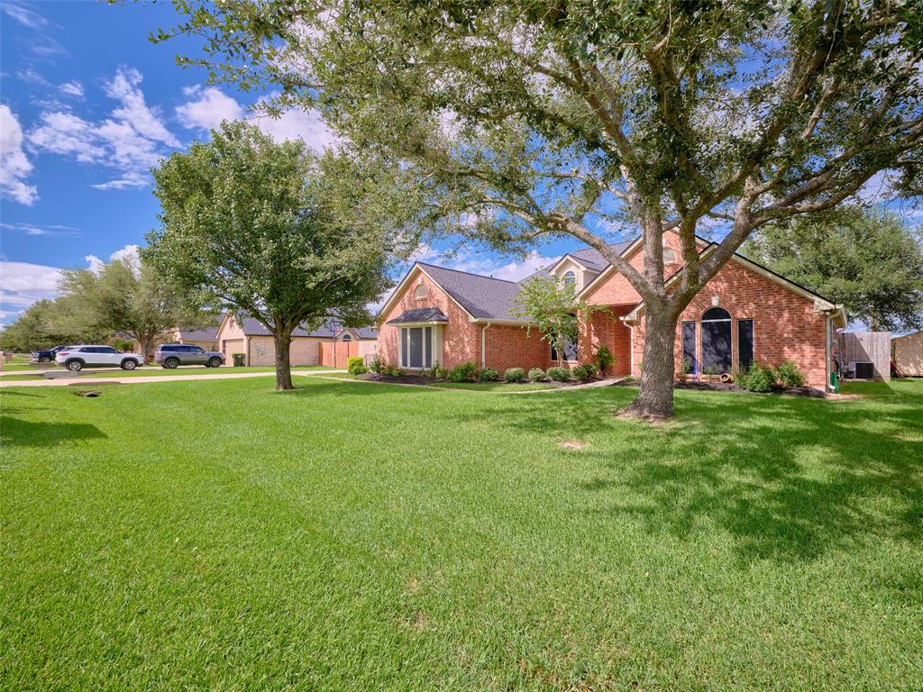 9511 Highland Pointe Drive, Needville, Texas image 2