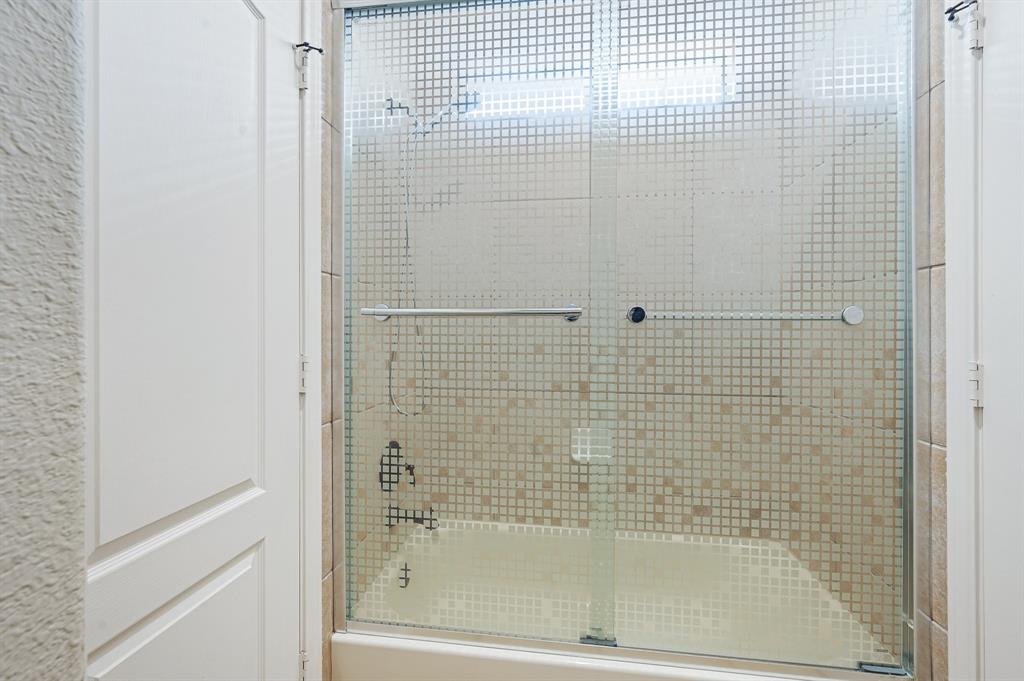 9710 Lansing Meadows Drive, Humble, Texas image 37