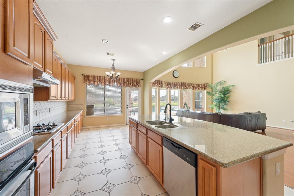 9710 Lansing Meadows Drive, Humble, Texas image 14