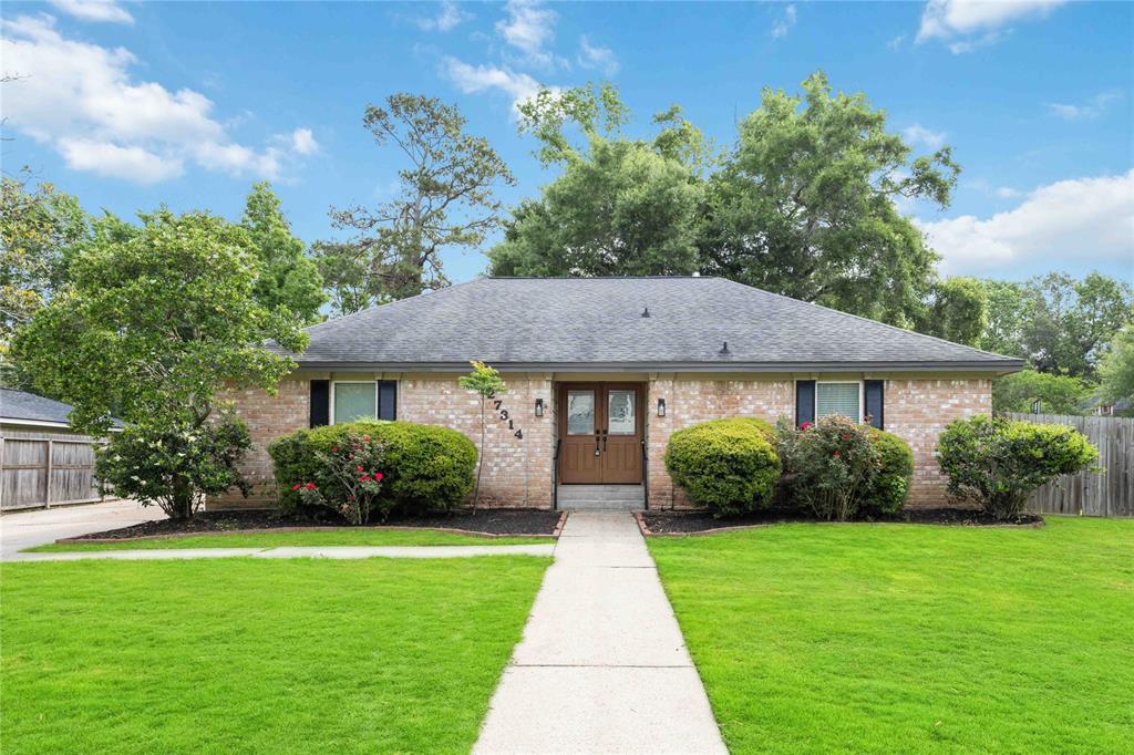 27314 Farmcreek Drive, Huffman, Texas image 1