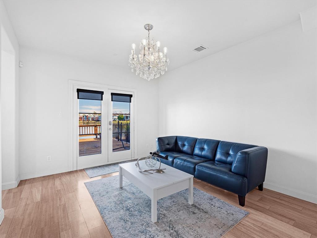2110 Lakeshore Edge Drive