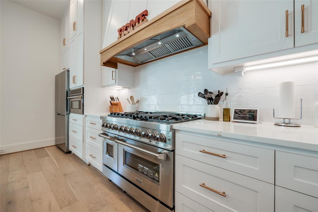 907 W 43rd Street, Houston, Texas image 9
