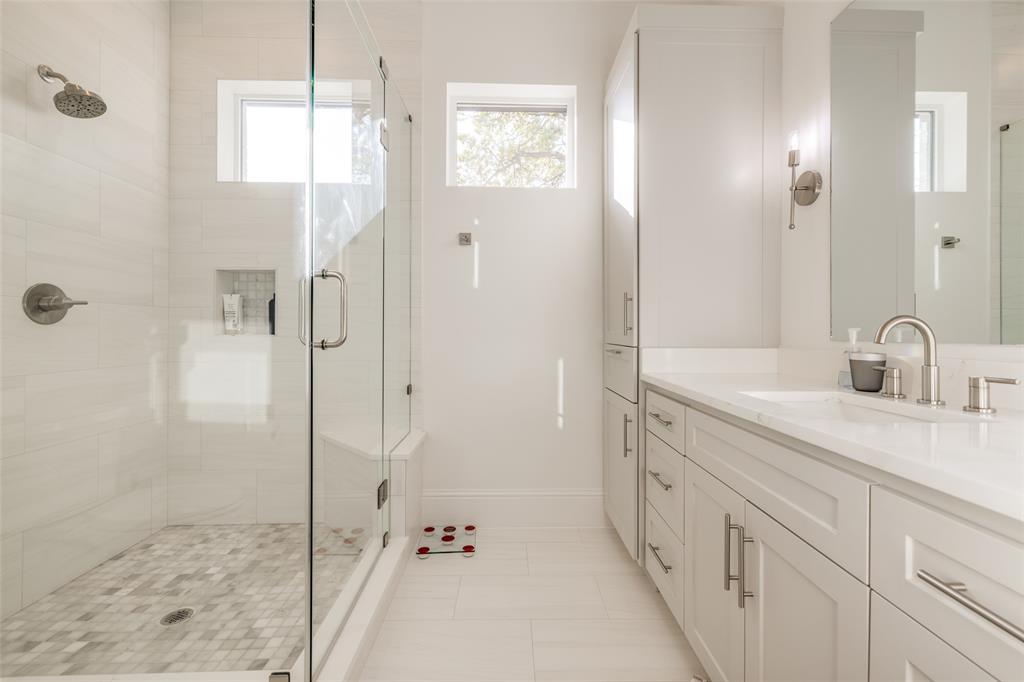 907 W 43rd Street, Houston, Texas image 26