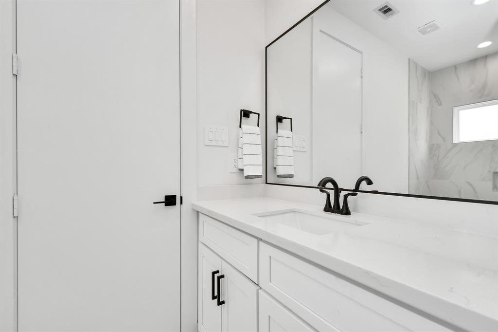 849 Mansfield Street #D, Houston, Texas image 25