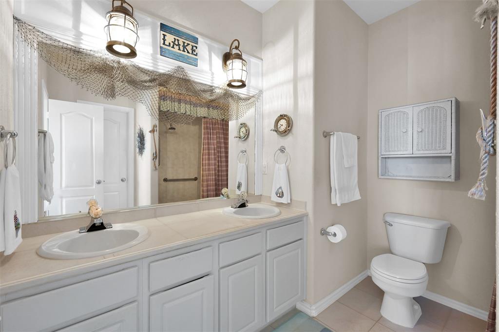 15 Regency Point, Conroe, Texas image 17