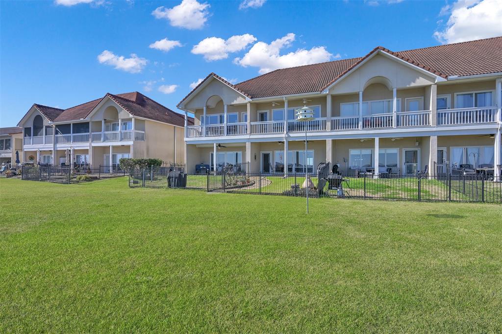 15 Regency Point, Conroe, Texas image 2