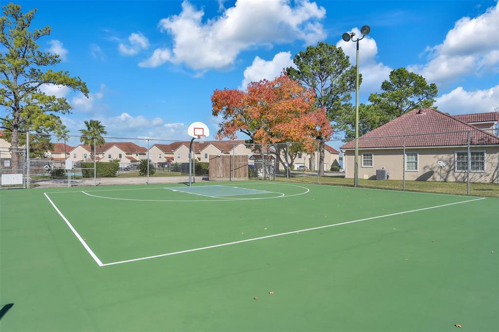 15 Regency Point, Conroe, Texas image 31