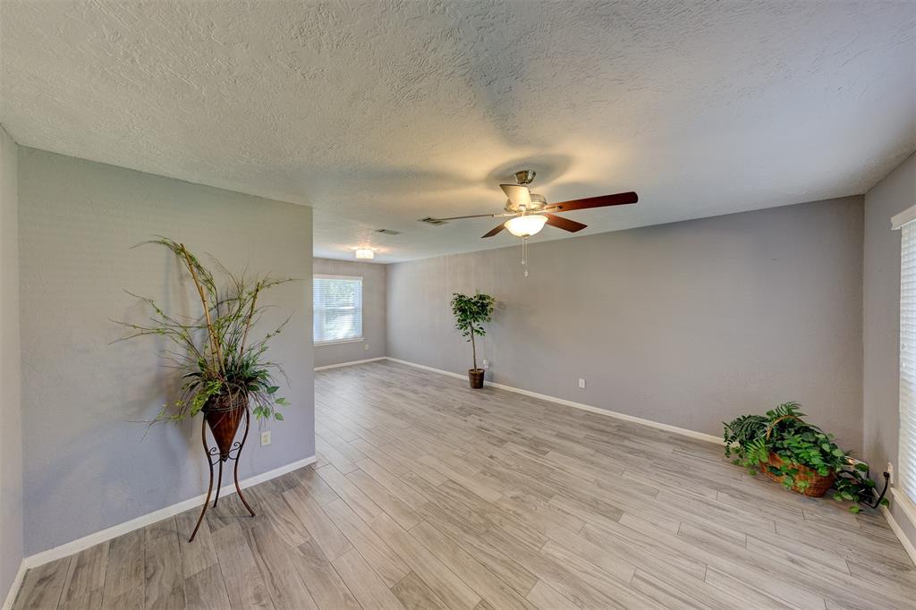 1508 Frontier Lane, Friendswood, Texas image 4
