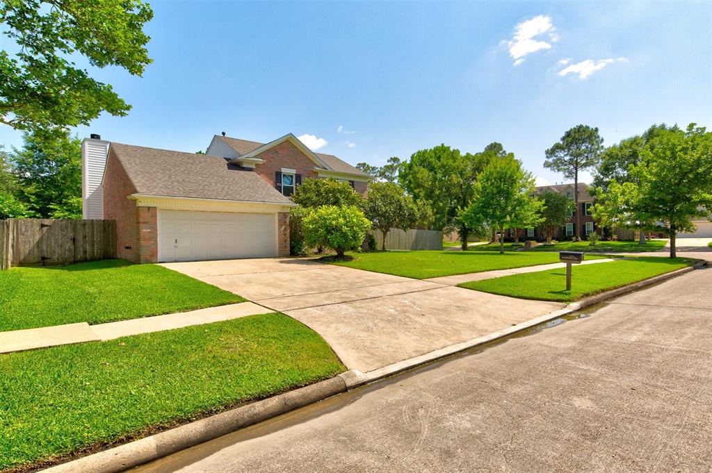 1508 Frontier Lane, Friendswood, Texas image 2