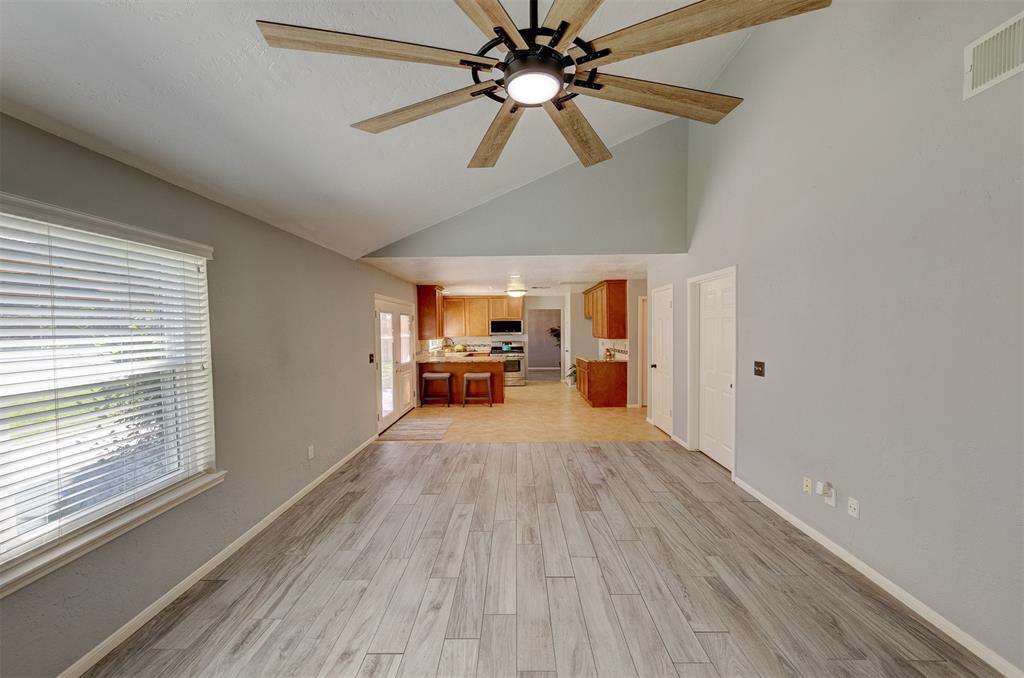 1508 Frontier Lane, Friendswood, Texas image 18