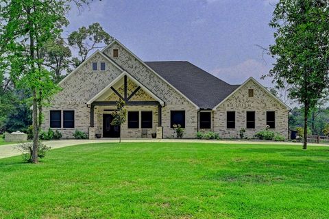 Single Family Residence in Magnolia TX 33410 Walnut Crossing 2.jpg