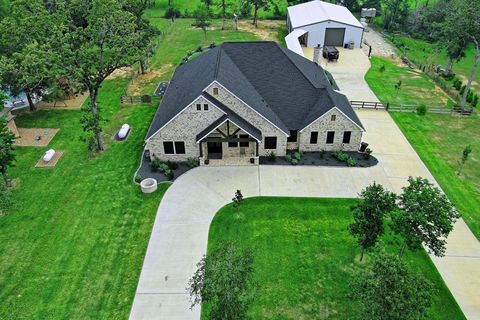 Single Family Residence in Magnolia TX 33410 Walnut Crossing 3.jpg