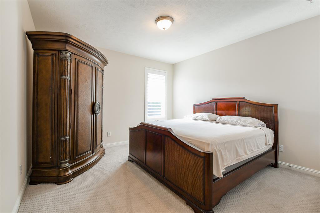 9411 Plaza Point Drive, Missouri City, Texas image 35