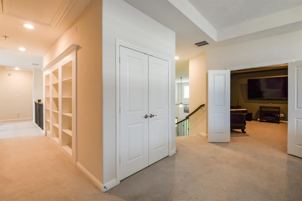 9411 Plaza Point Drive, Missouri City, Texas image 34