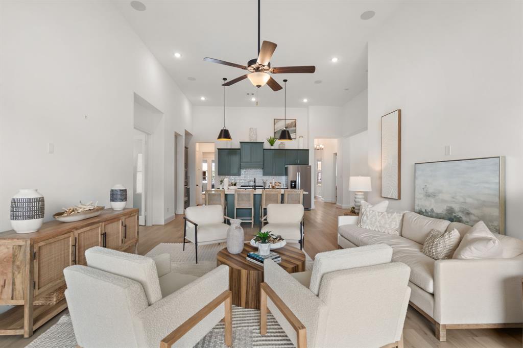 2318 Gleaming Pear Drive, Manvel, Texas image 4