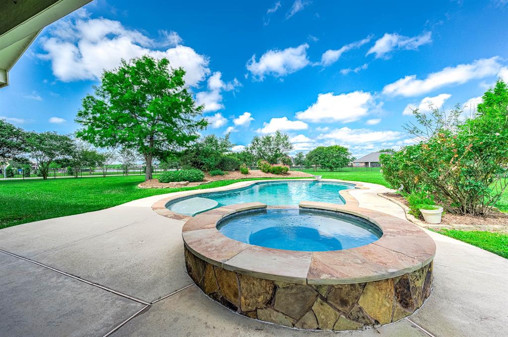 4703 Shadow Grass Drive, Katy, Texas image 12