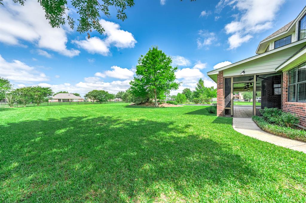 4703 Shadow Grass Drive, Katy, Texas image 17