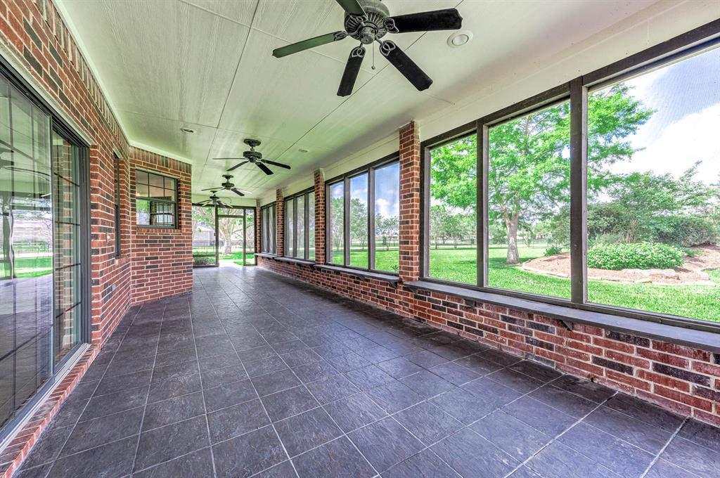 4703 Shadow Grass Drive, Katy, Texas image 18