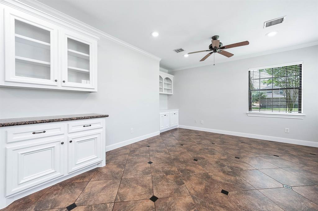 4703 Shadow Grass Drive, Katy, Texas image 38