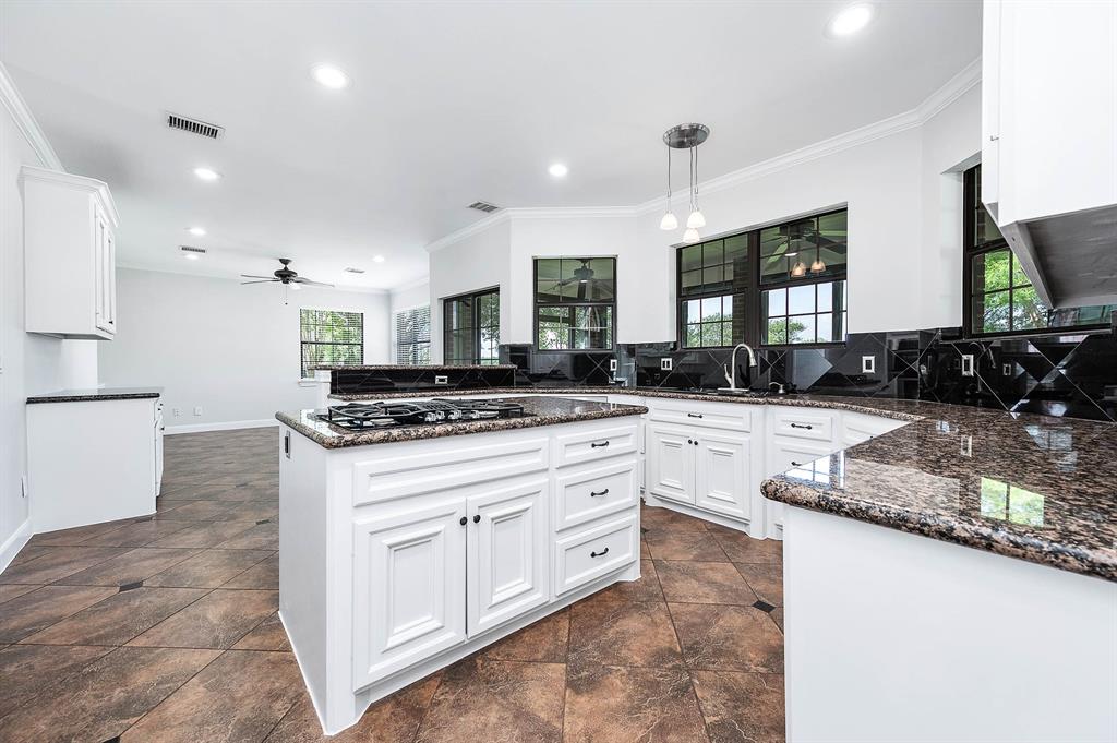 4703 Shadow Grass Drive, Katy, Texas image 41