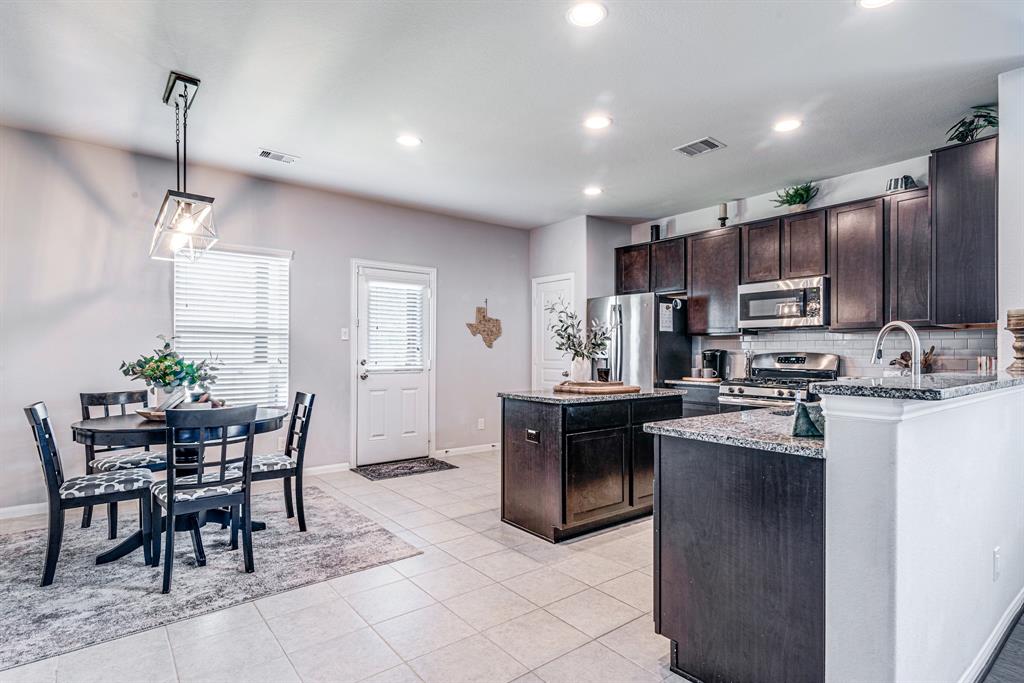 1100 Lasso Court, Alvin, Texas image 14