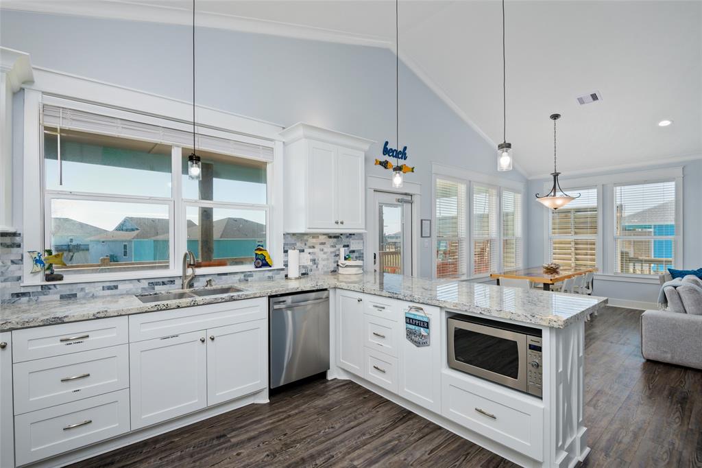 2565 Palm Drive, Crystal Beach, Texas image 16