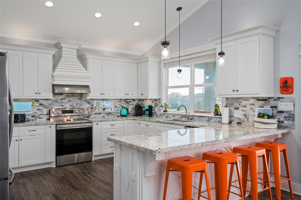 2565 Palm Drive, Crystal Beach, Texas image 13
