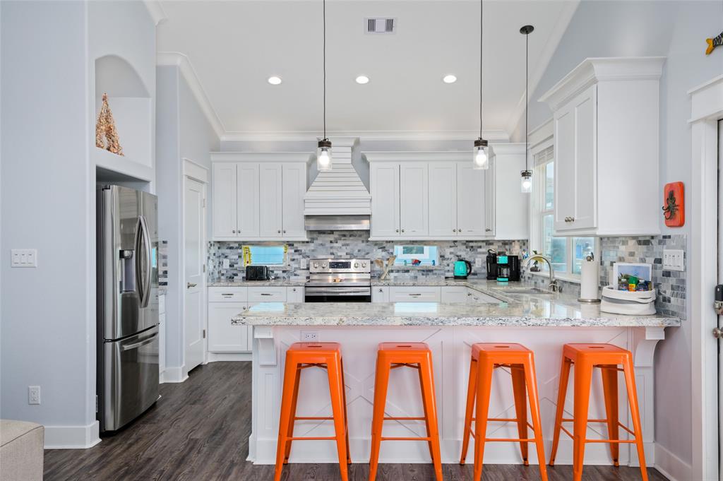 2565 Palm Drive, Crystal Beach, Texas image 12