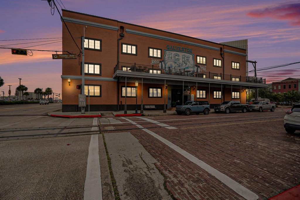 104 Moody Avenue 313