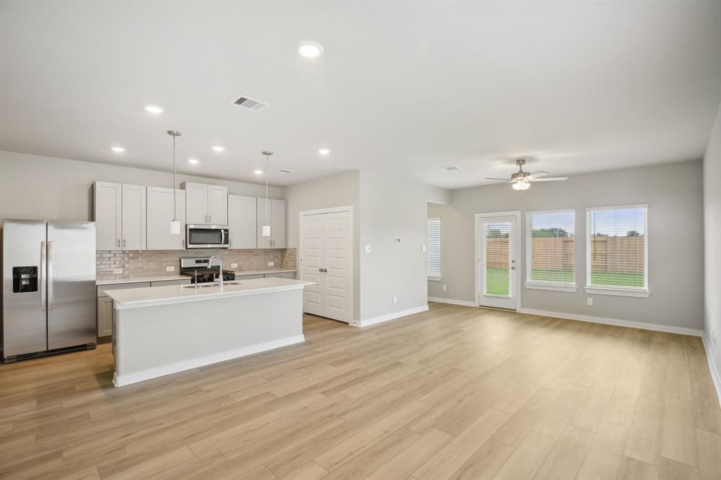6623 Lenwood Lane, Rosharon, Texas image 7