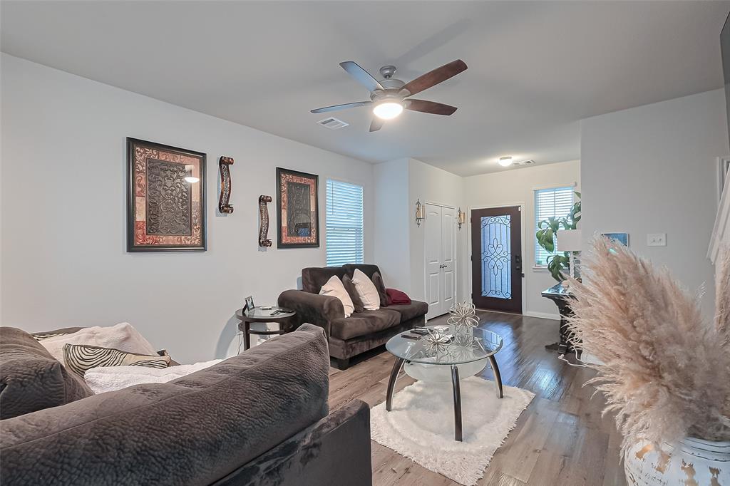 4807 Purple Wisteria Lane, Spring, Texas image 9