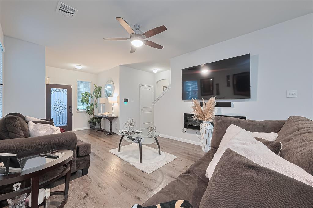 4807 Purple Wisteria Lane, Spring, Texas image 10