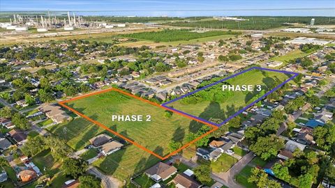 000 25th and Maple Street Groves TX 77619