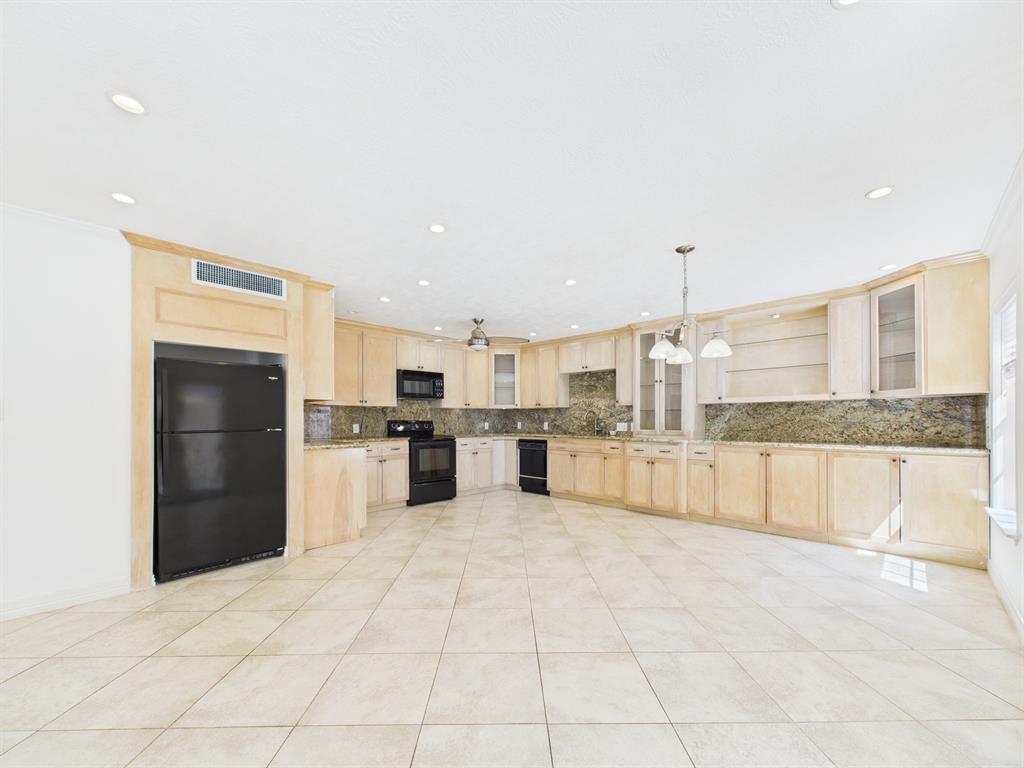 2824 Briarhurst Drive 13