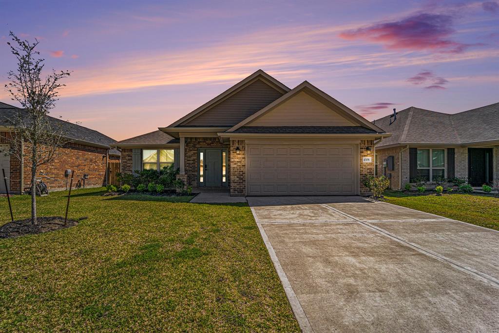 4306 Chadwick Road, Texas City, Texas image 1