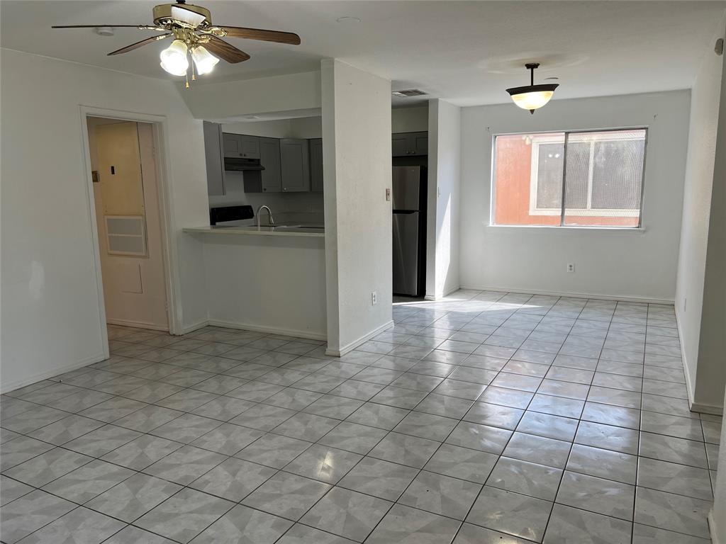 5611 Brookglen Drive, Houston, Texas image 8