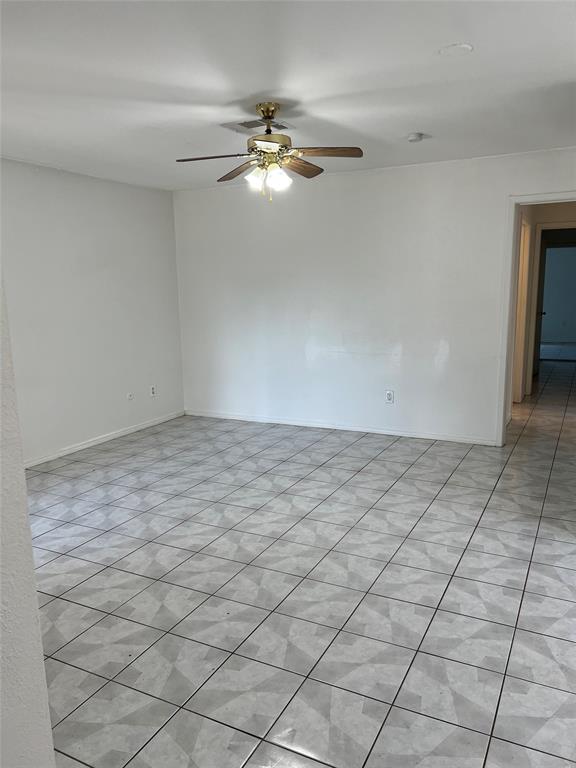 5611 Brookglen Drive, Houston, Texas image 13