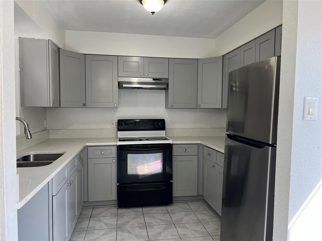5611 Brookglen Drive, Houston, Texas image 4