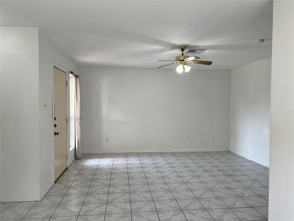 5611 Brookglen Drive, Houston, Texas image 7