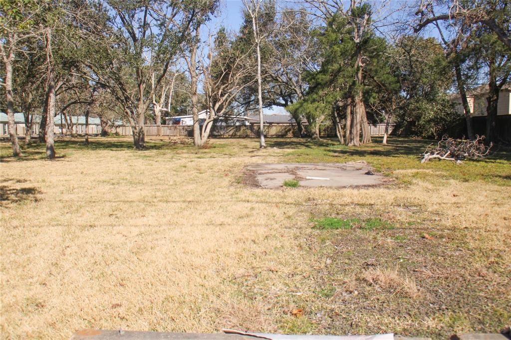 208 N Ormsby Street, Alvin, Texas image 2