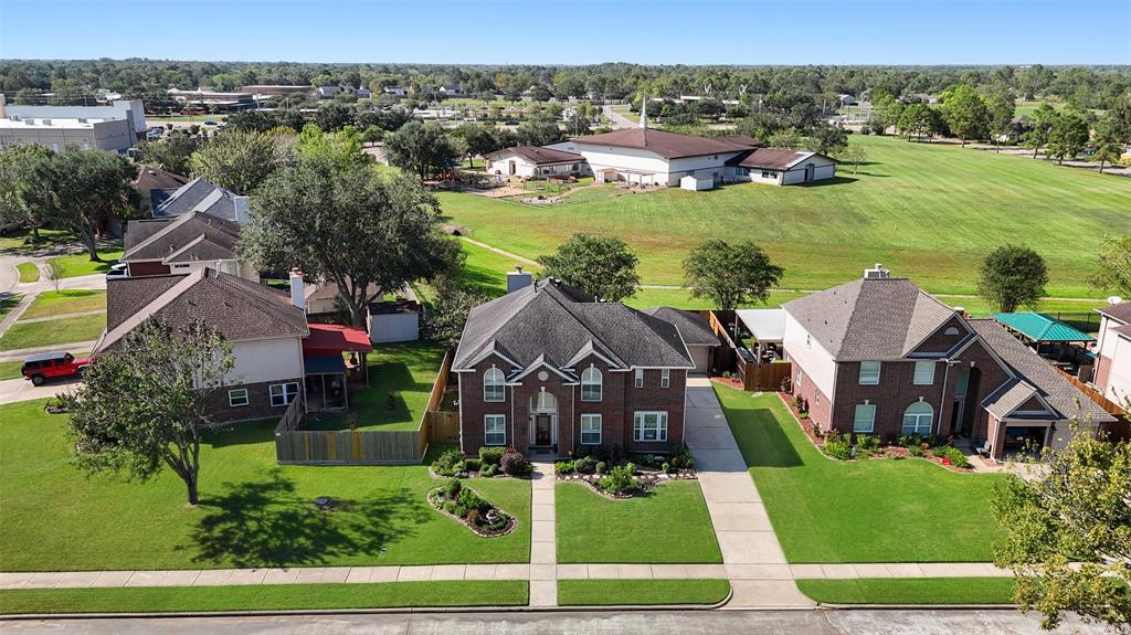 2108 N Mission Circle, Friendswood, Texas image 3