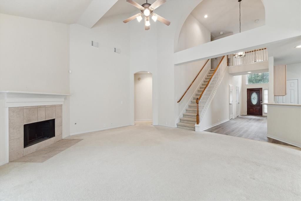 listing image 0