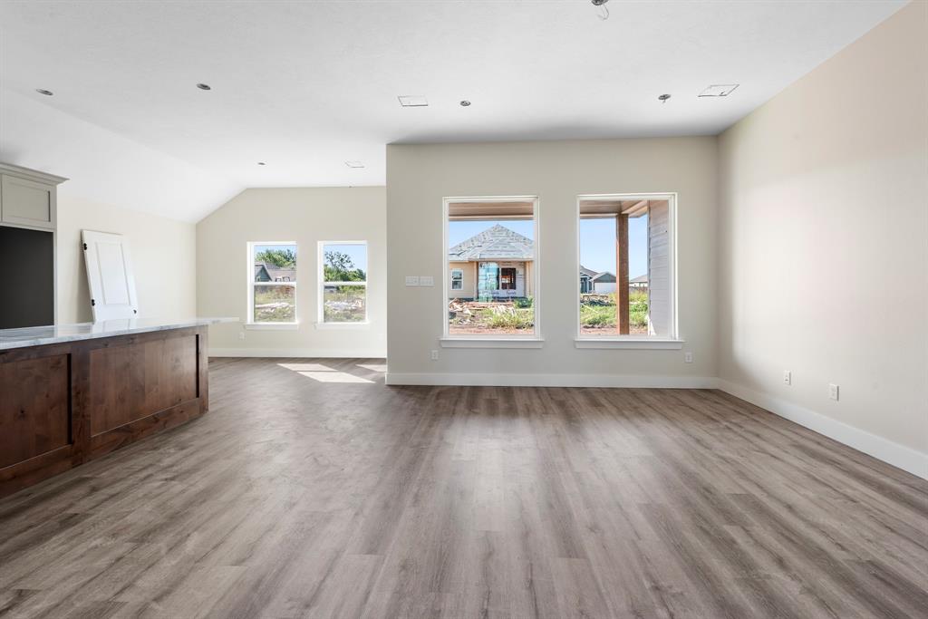 498 Harvest Lake Drive, Snook, Texas image 4